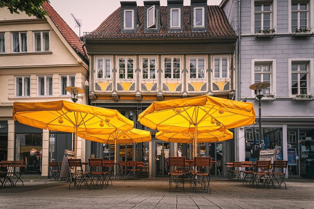 Conseils pour choisir les meilleurs parasols commerciaux pour les restaurants